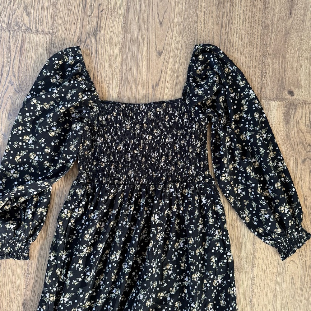Floral Smocked Long Sleeve Maternity Dress Size: L - Picture 5 of 12